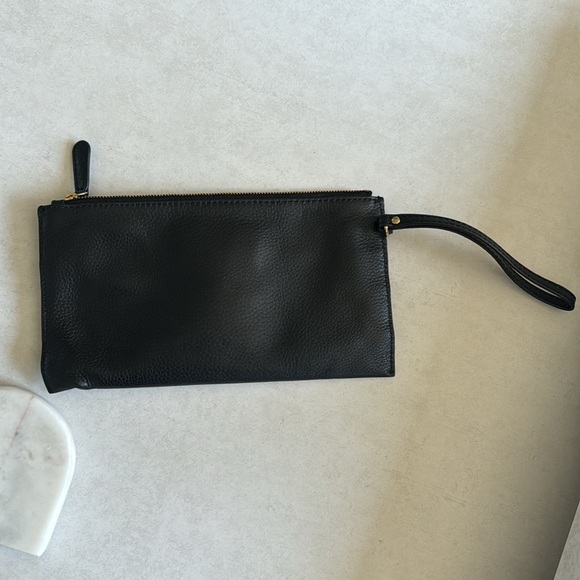 Michael Kors Clutch - Gold Hardware - Picture 3 of 4